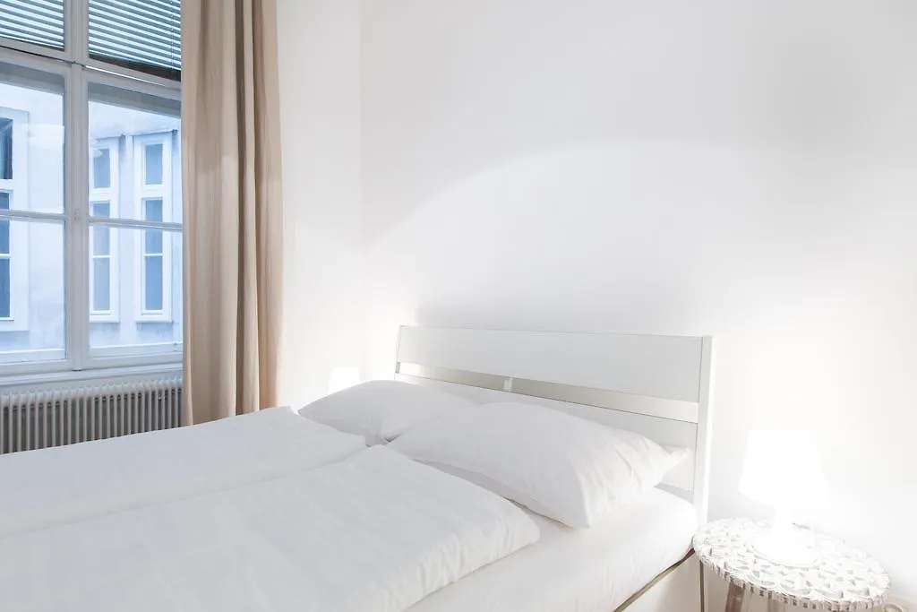 Heymi Apartments In City Center Viena 0*,