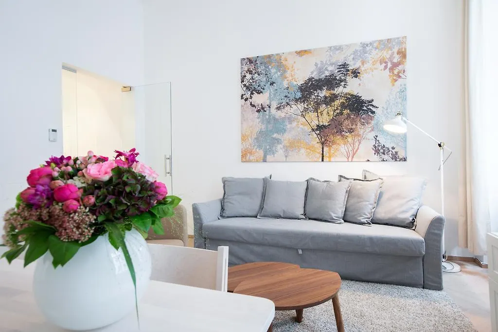 Heymi Apartments In City Center Viena