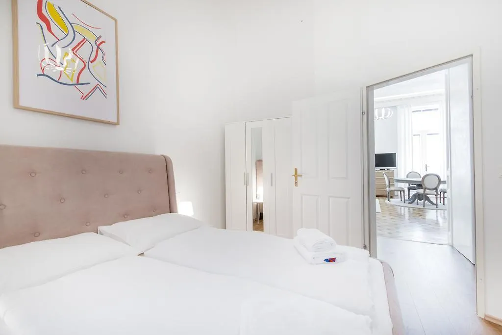 Heymi Apartments In City Center Viena