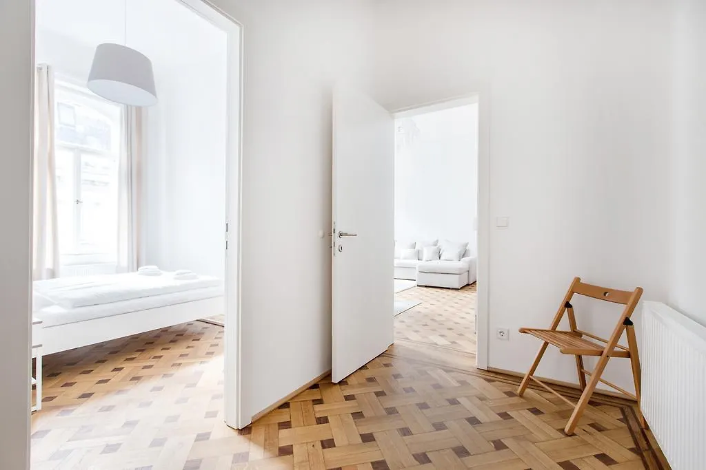 Heymi Apartments In City Center Viena