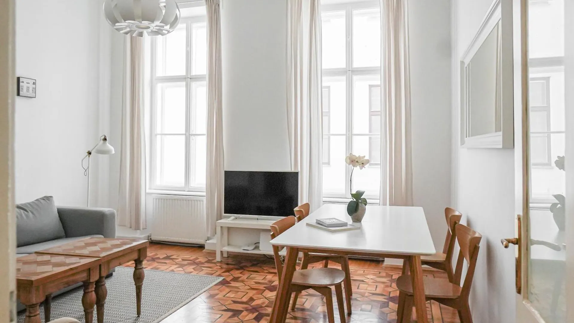 Heymi Apartments In City Center Wenen