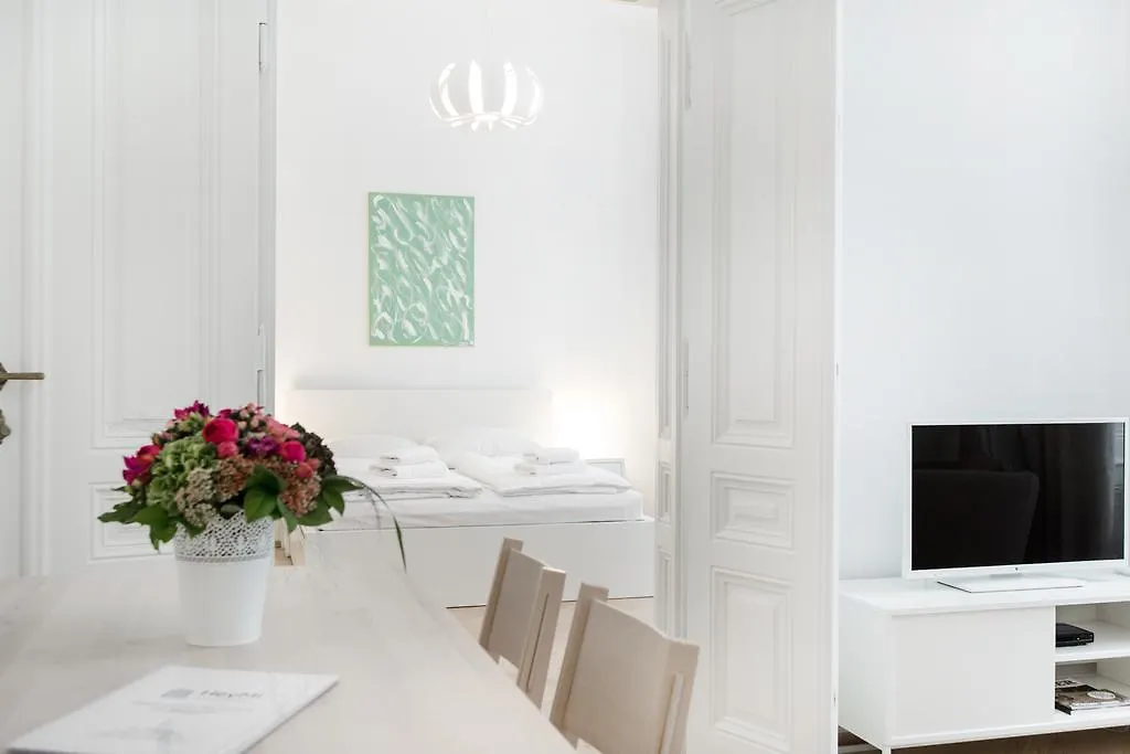 Heymi Apartments In City Center Wenen 0*,