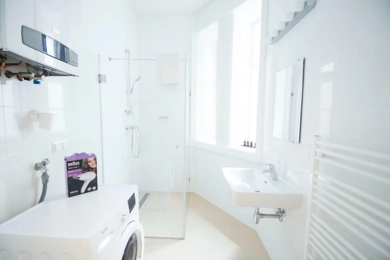 Heymi Apartments In City Center Vienna 0*,